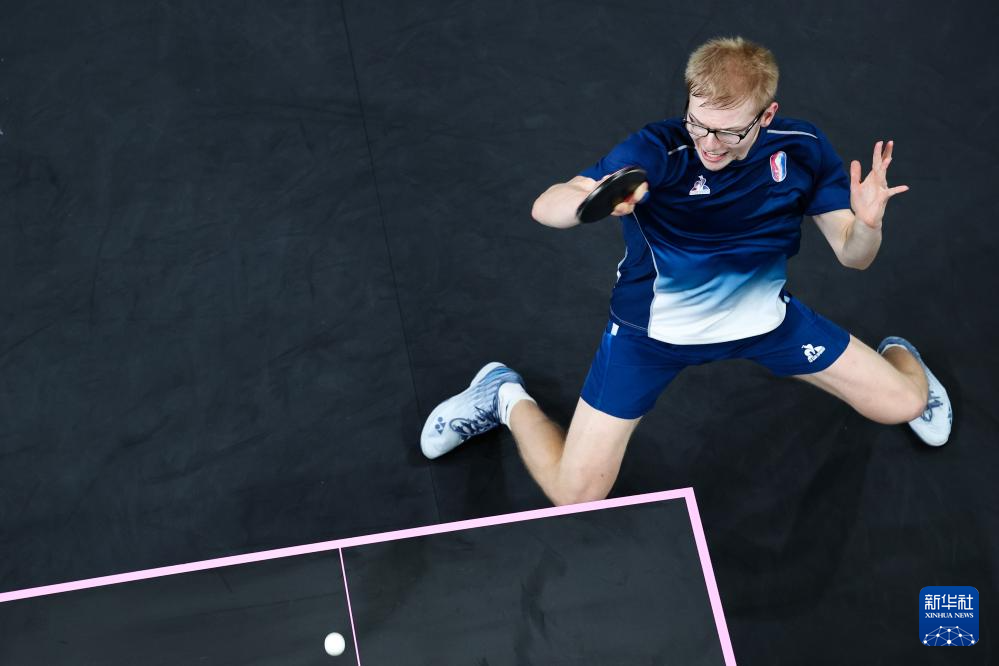 沿右肋持续 沿右肋持续